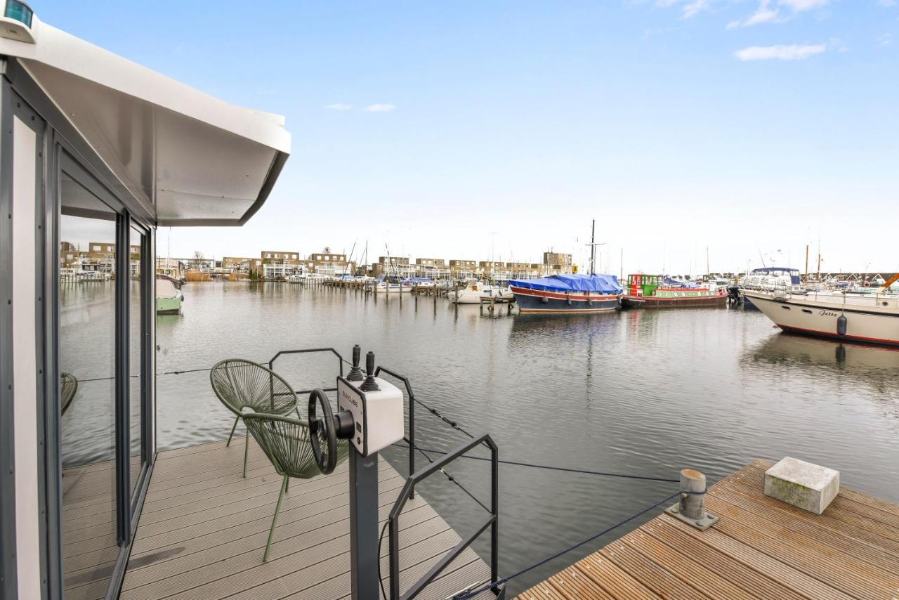 Cosy Tiny Houseboats Near Beach And Restaurants By Weltevreden Experience Zeewolde Kültér fotó