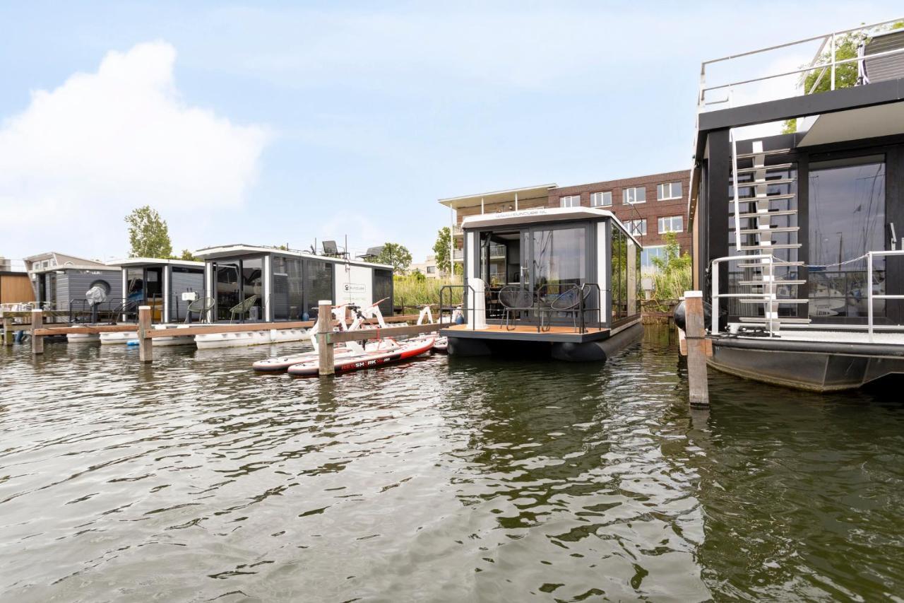 Cosy Tiny Houseboats Near Beach And Restaurants By Weltevreden Experience Zeewolde Kültér fotó