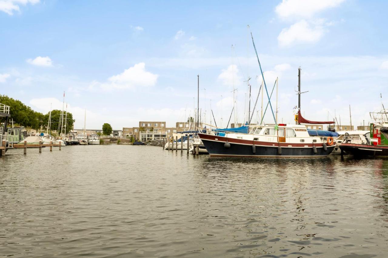 Cosy Tiny Houseboats Near Beach And Restaurants By Weltevreden Experience Zeewolde Kültér fotó