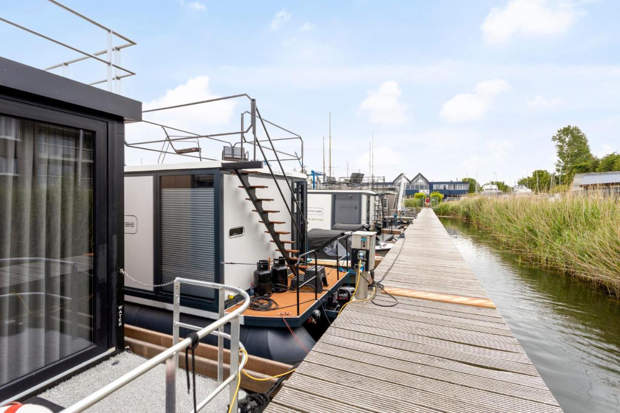 Cosy Tiny Houseboats Near Beach And Restaurants By Weltevreden Experience Zeewolde Kültér fotó