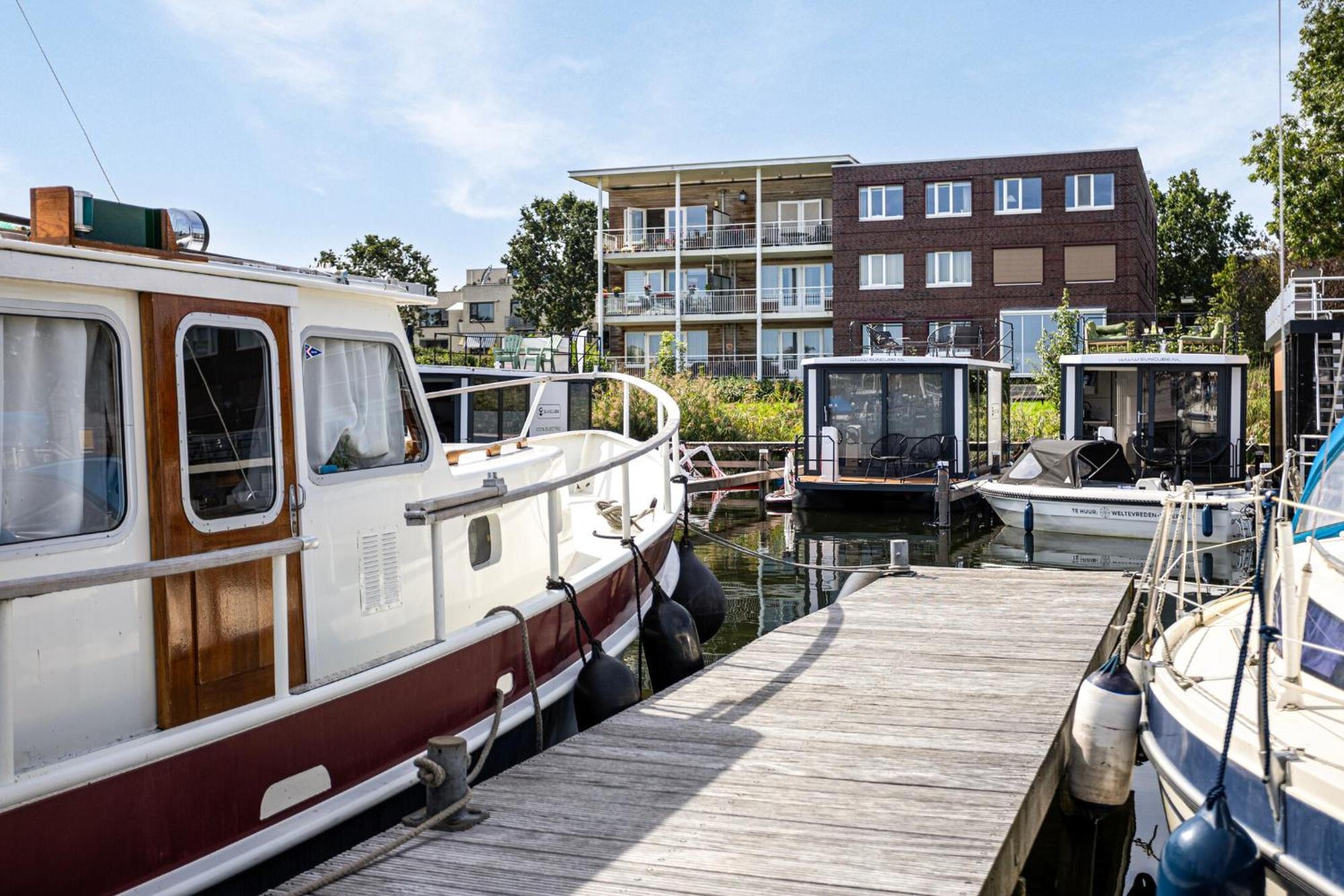 Cosy Tiny Houseboats Near Beach And Restaurants By Weltevreden Experience Zeewolde Kültér fotó