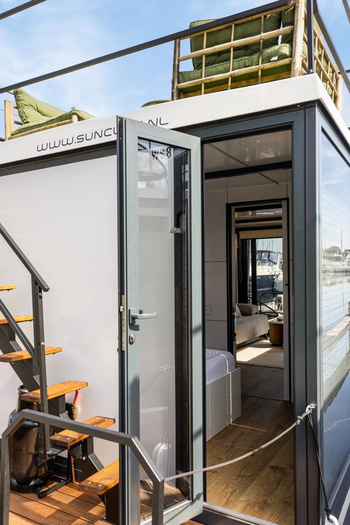 Cosy Tiny Houseboats Near Beach And Restaurants By Weltevreden Experience Zeewolde Kültér fotó