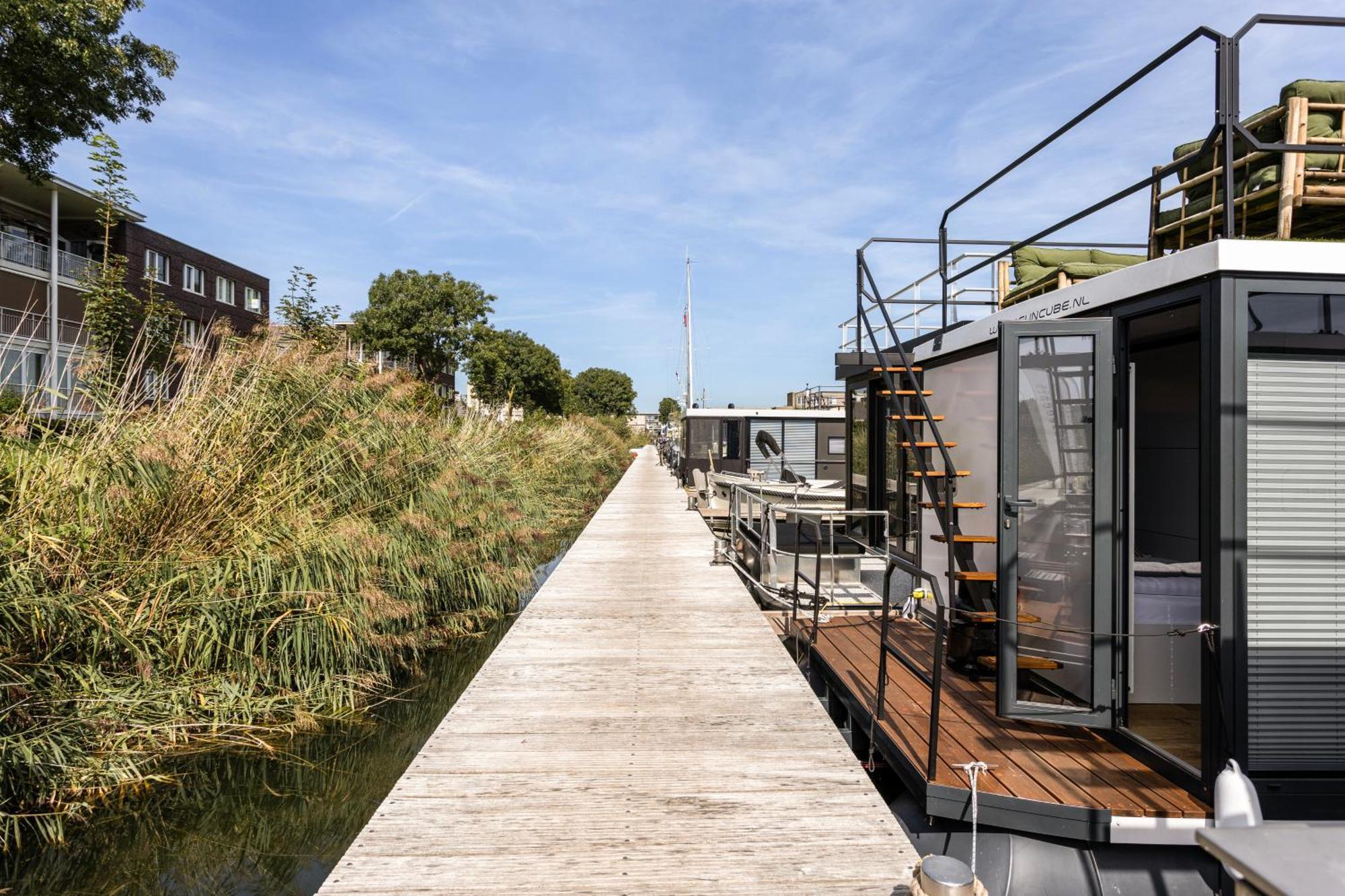 Cosy Tiny Houseboats Near Beach And Restaurants By Weltevreden Experience Zeewolde Kültér fotó